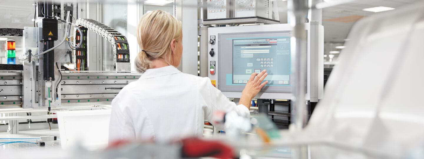 Medical touch screen features and advantages Medical touch screen features and advantages