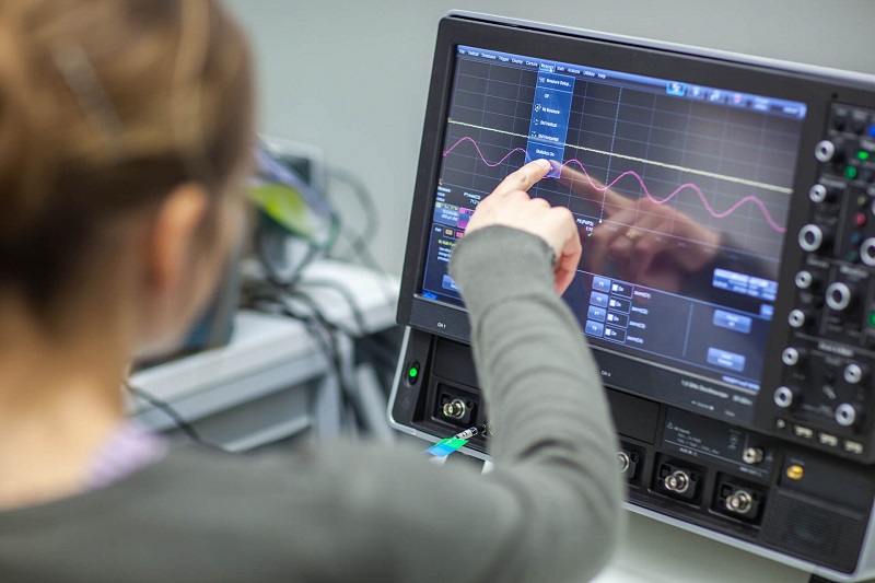 Oscilloscope touch screen